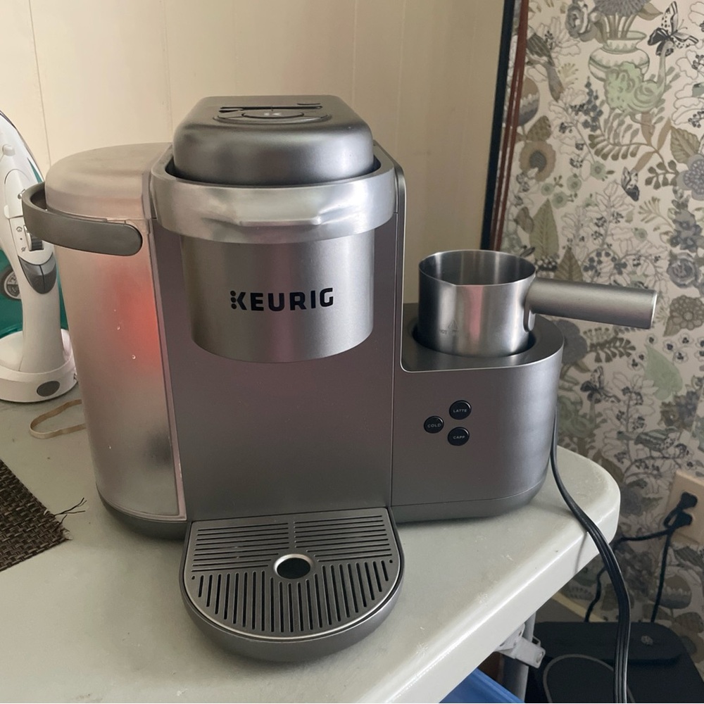 Keurig K-Café Special Edition Single Serve Coffee, Latte & Cappuccino Maker - Picture 2 of 3